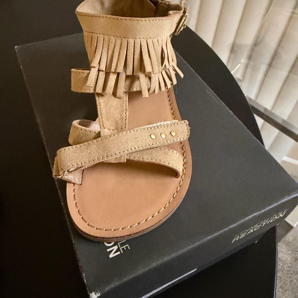 Kenneth Cole Reaction Beige Kids Sandals - Picture 3 of 8